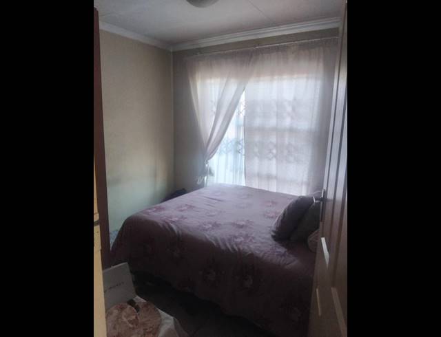 5 BEDROOM HOUSE FOR SALE IN OLIEVENHOUTBOSCH